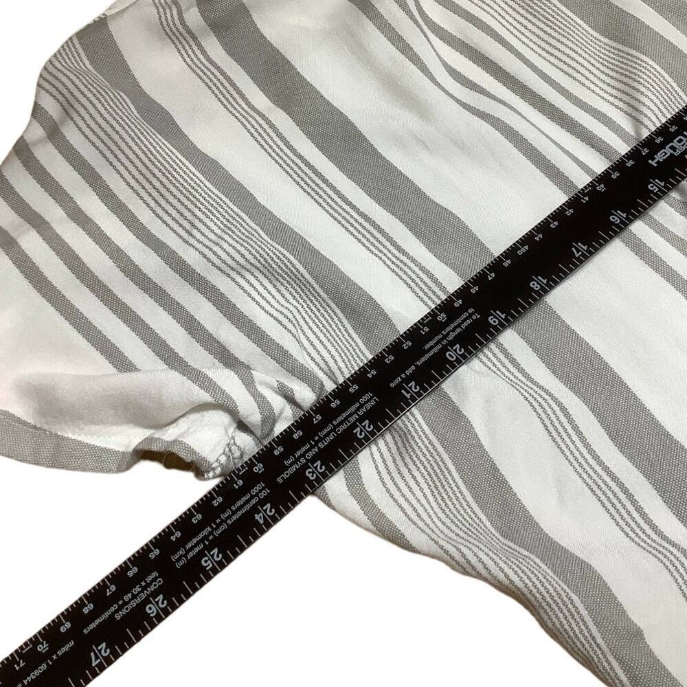 Sim & Sam Grey and White Striped Short Sleeve Top, Size Small - Picture 4 of 7
